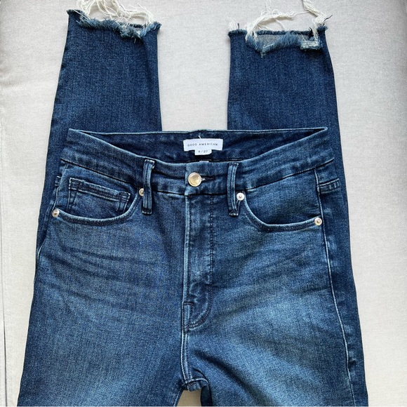 Good American Good Legs Skinny Jean w/ Raw Chewed Hem - Picture 5 of 10
